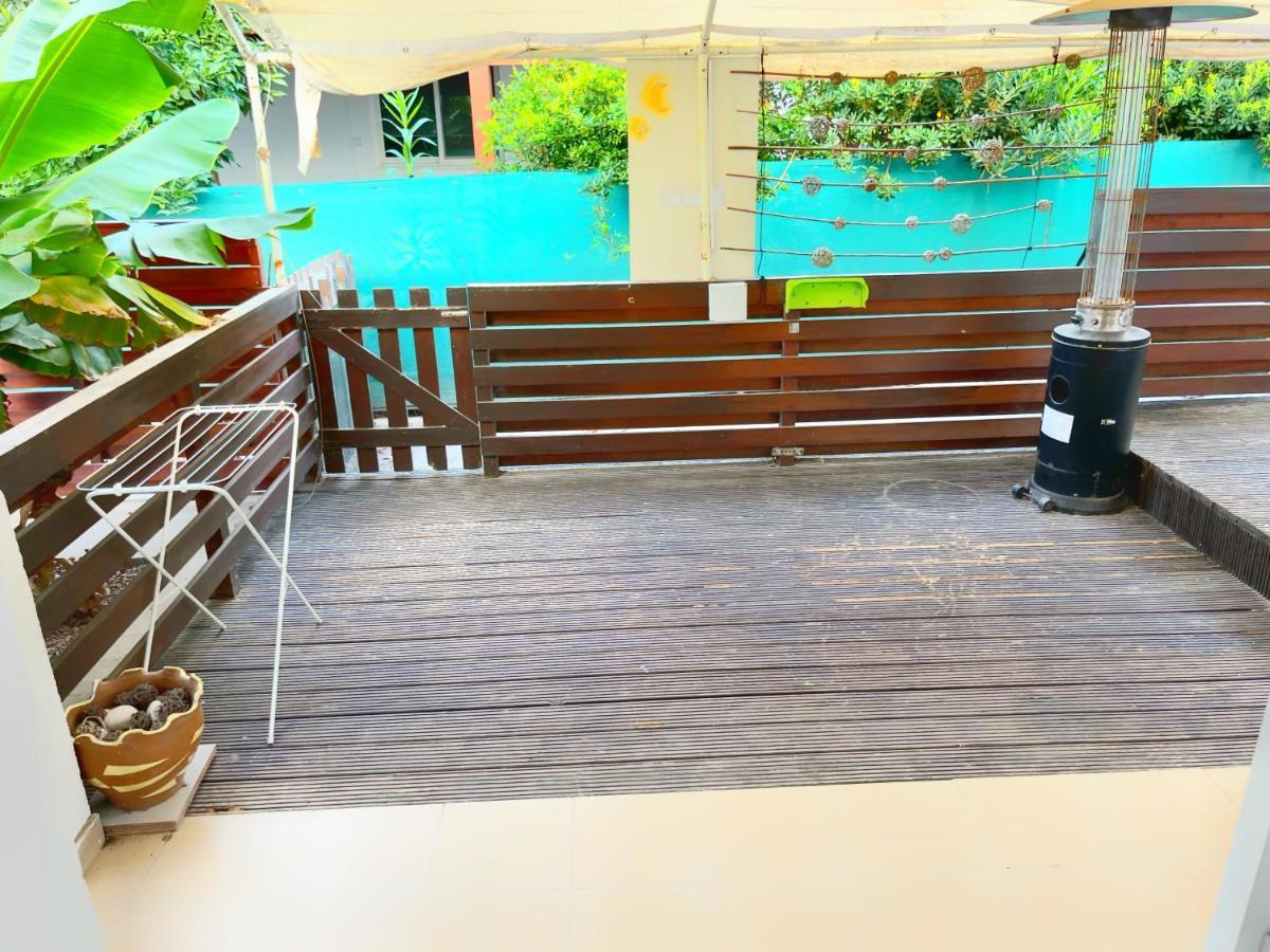 Central 2 Bedroom Apt Terrace And Pool Айя-Напа Экстерьер фото